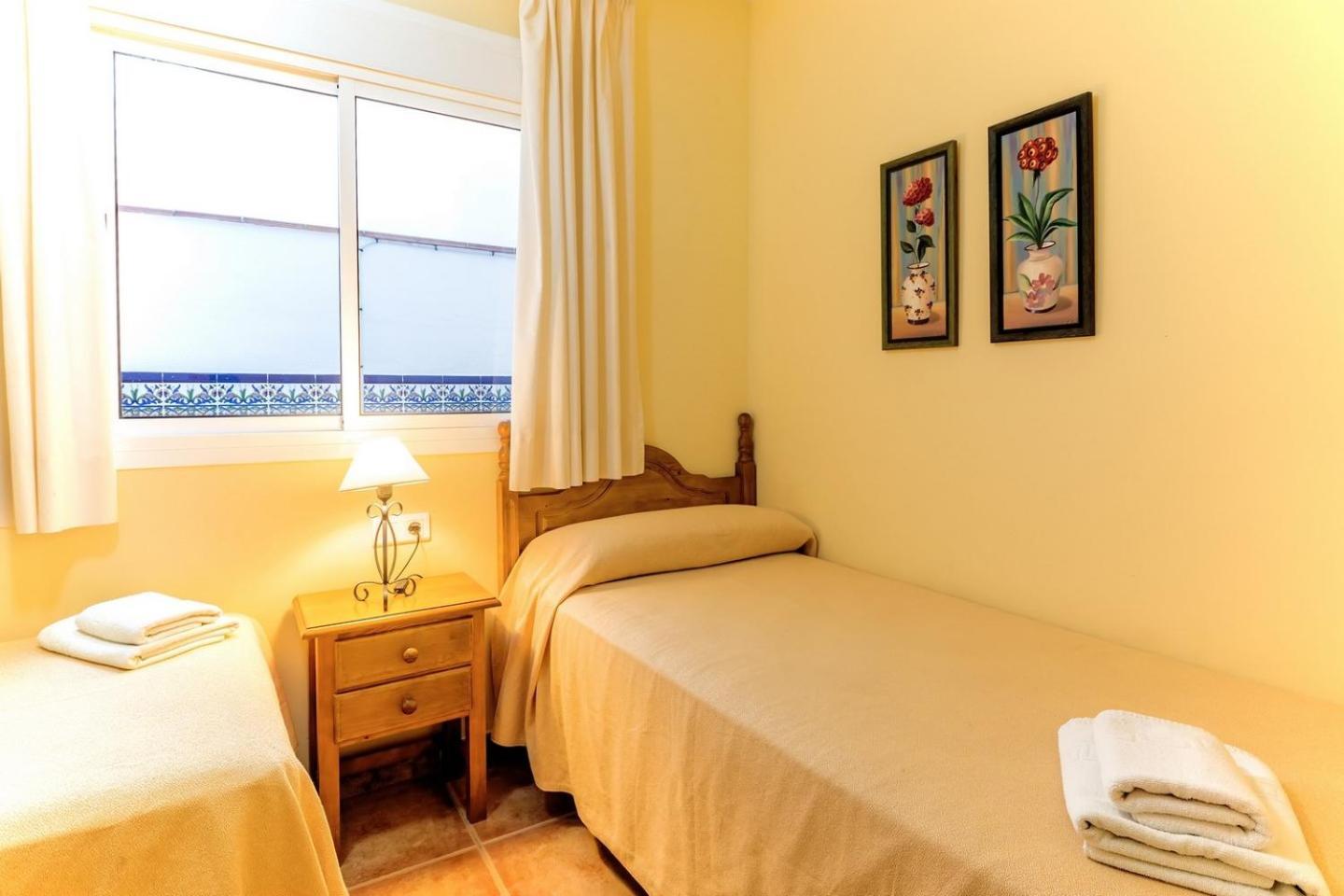 Apartamentos La Casa Del Barrio مارو المظهر الخارجي الصورة