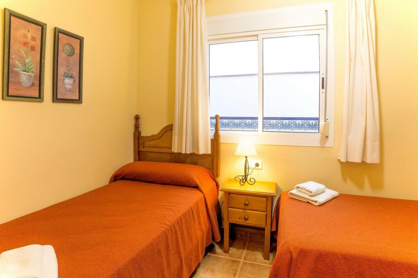 Apartamentos La Casa Del Barrio مارو المظهر الخارجي الصورة